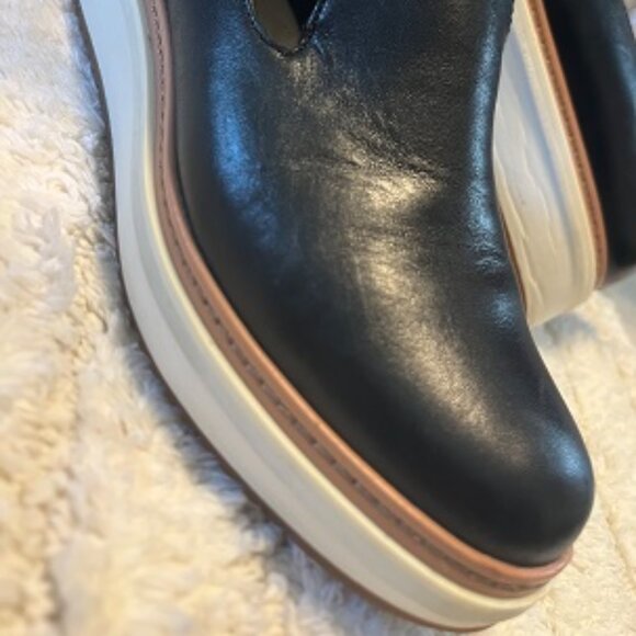 Clarks Black and White Loafers - Picture 7 of 8